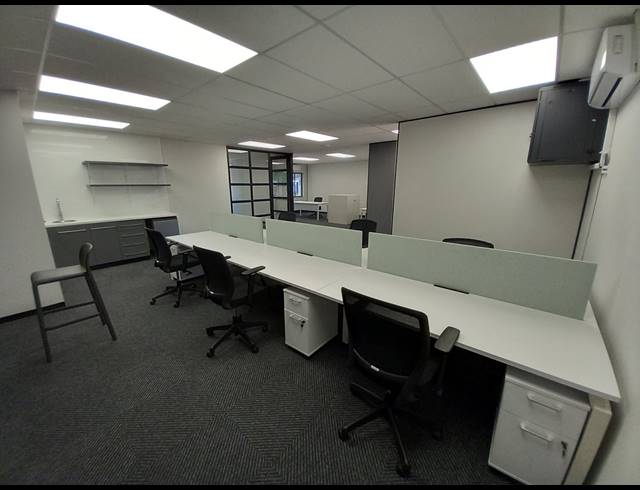 139M² OFFICE TO LET IN BRYANSTON